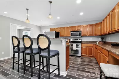 15705 Lakepoint Forest Drive, Charlotte, NC 28278 - Photo 11