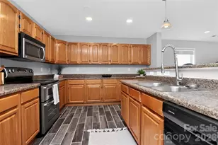 15705 Lakepoint Forest Dr, Charlotte, NC 28278 - Photo 7