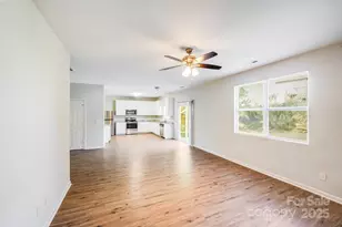 7403 Lamplighter Close Dr, Matthews, NC 28105 - Photo 5