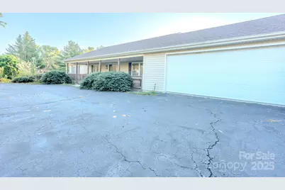 565 Overlook Drive, Spruce Pine, NC 28777 - Photo 23