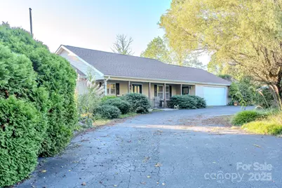 565 Overlook Drive, Spruce Pine, NC 28777 - Photo 3