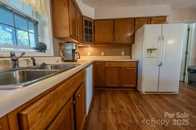 565 Overlook Drive, Spruce Pine, NC 28777 - Photo 29