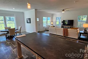 131 Boxwood Ln, Forest City, NC 28043 - Photo 9