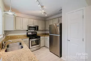 3844 Sweetgrass Ln, Charlotte, NC 28226 - Photo 11