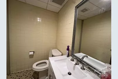 106 1st Avenue S, Conover, NC 28613 - Photo 9