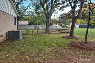 3950 Harrisburg Dr, Harrisburg, NC 28075 - Photo 19