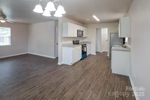 2310 Caronia St, Charlotte, NC 28208 - Photo 5