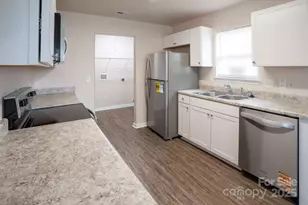 2310 Caronia St, Charlotte, NC 28208 - Photo 7