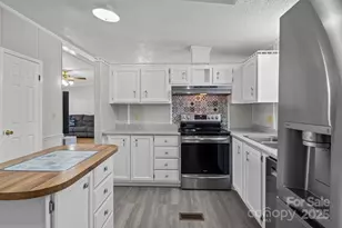 555 Fairmount Rd, Statesville, NC 28625 - Photo 17