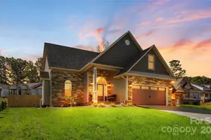 137 Maplewood Ct, Hudson, NC 28638 - Photo 1