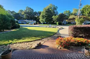 2215 Hassell Pl, Charlotte, NC 28209 - Photo 7