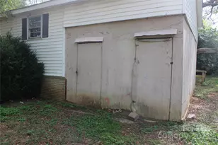 1617 Red Rd, Shelby, NC 28150 - Photo 3