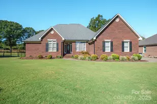 8316 Quail Hollow Dr, Harrisburg, NC 28075 - Photo 3