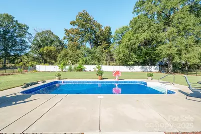 8316 Quail Hollow Drive, Harrisburg, NC 28075 - Photo 7