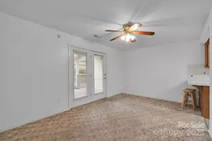 3275 White Oak Ct, Claremont, NC 28610 - Photo 13