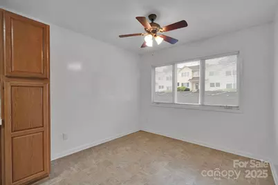 3275 White Oak Court, Claremont, NC 28610 - Photo 7