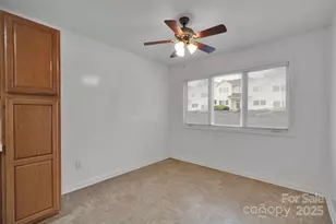 3275 White Oak Ct, Claremont, NC 28610 - Photo 7