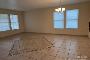 3431 Pikes Peak Dr, Gastonia, NC 28052 - Photo 3