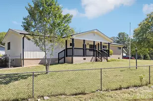 1024 Old Mountain View Rd, Mount Holly, NC 28120 - Photo 5