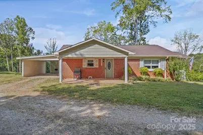 624 Overlook Drive, Newton, NC 28658 - Photo 3