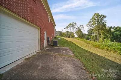 624 Overlook Drive, Newton, NC 28658 - Photo 29