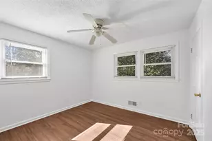 22 E Shore Dr, Asheville, NC 28805 - Photo 19