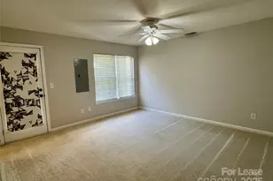 316 Langhorne Dr, Mount Holly, NC 28120 - Photo 5