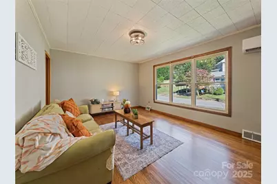 84 S Hill Street, Waynesville, NC 28786 - Photo 9