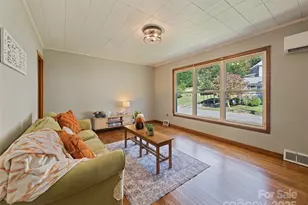 84 S Hill St, Waynesville, NC 28786 - Photo 9