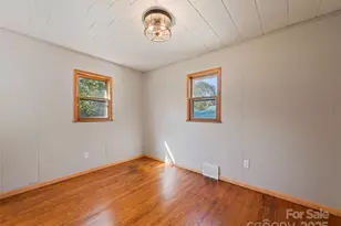 84 S Hill St, Waynesville, NC 28786 - Photo 21