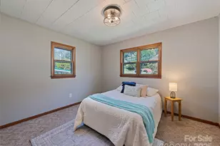 84 S Hill St, Waynesville, NC 28786 - Photo 17