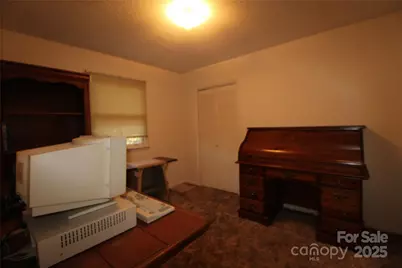 2714 Indian Trail, Lenoir, NC 28645 - Photo 25