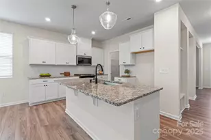 9110 Buckley Ct, Charlotte, NC 28269 - Photo 11