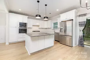 7725 Shalom Dr, Charlotte, NC 28216 - Photo 3