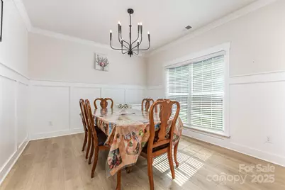 7725 Shalom Drive, Charlotte, NC 28216 - Photo 5