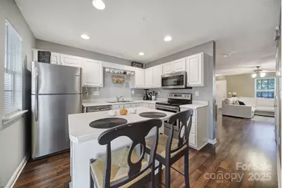 10919 Holly Ridge Boulevard, Charlotte, NC 28216 - Photo 11