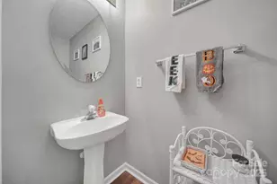 10919 Holly Ridge Blvd, Charlotte, NC 28216 - Photo 13