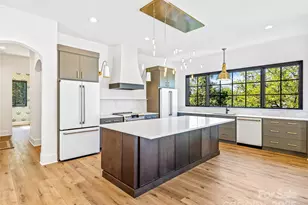 21 Evian Ct, Asheville, NC 28804 - Photo 11