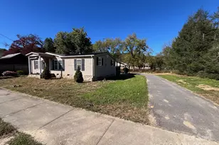 29 E Mitchell St, Old Fort, NC 28762 - Photo 33