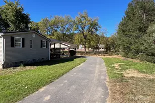 29 E Mitchell St, Old Fort, NC 28762 - Photo 31