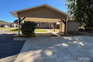 29 E Mitchell St, Old Fort, NC 28762 - Photo 25