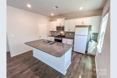 4120 Village Boulevard NW, Conover, NC 28613 - Photo 5