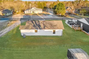 177 Duke St, Granite Falls, NC 28630 - Photo 5