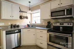 2017 Coatsdale Ln, Matthews, NC 28104 - Photo 13