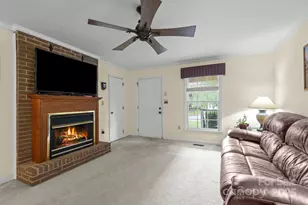 10520 Misty Ridge Ln, Charlotte, NC 28277 - Photo 3