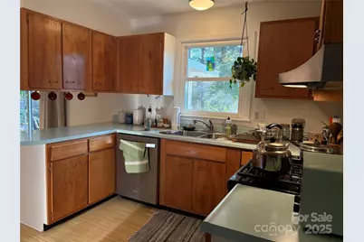 1235 Pinebrook Circle, Hendersonville, NC 28739 - Photo 9