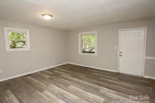 3630 Durham Ln, Charlotte, NC 28269 - Photo 9