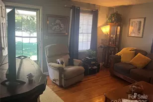 512 Produce Market Rd, Laurinburg, NC 28352 - Photo 3