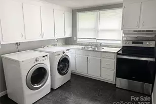 930 Mauney Ave E, Gastonia, NC 28054 - Photo 3