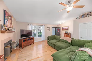 32 Foxberry Dr, Arden, NC 28704 - Photo 5